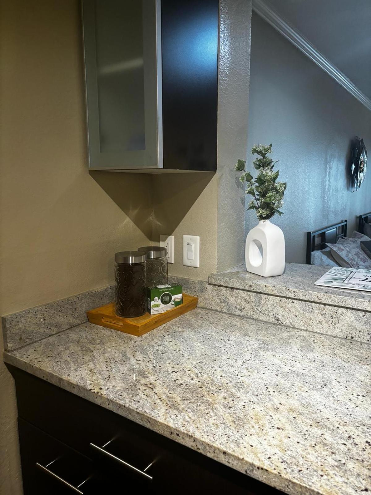Sweet Studios Universal Loft Free Parking And Wifi Los Angeles Exterior photo